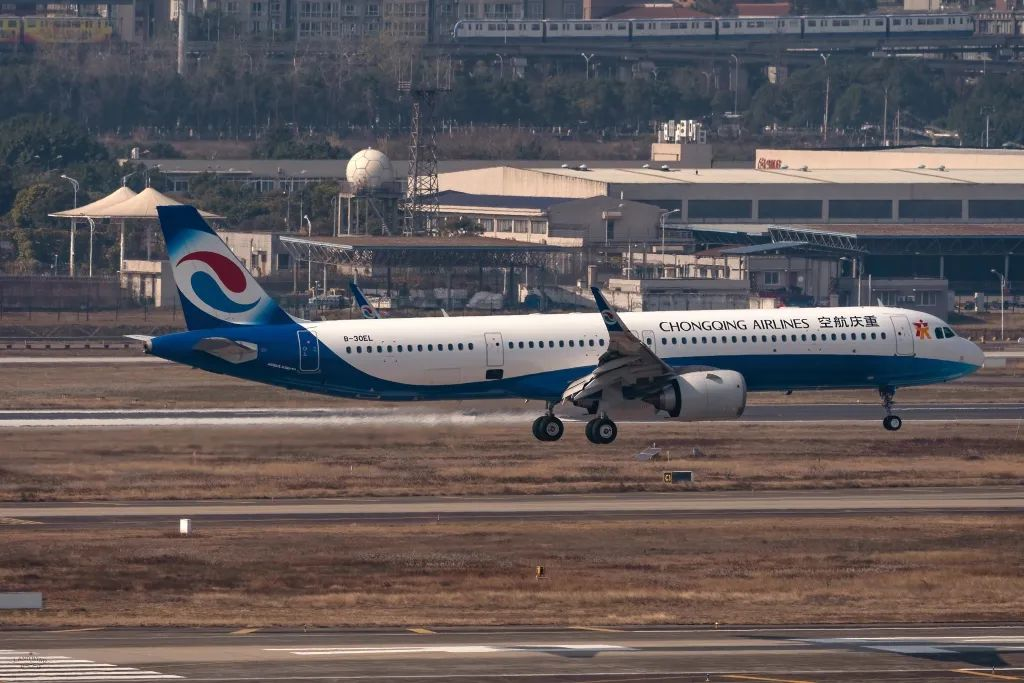 Chongqing Airlines resumed flights from Chongqing to Singapore. (Photo provided by Chongqing Airlines)