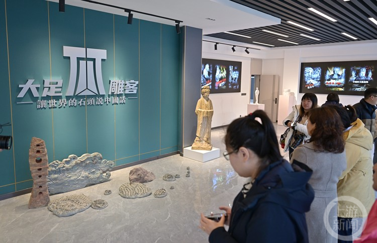 走进区域看发展｜让石刻会说话！南岸雅巴洞江滩公园“网红”石雕出自“大足雕客”之手1