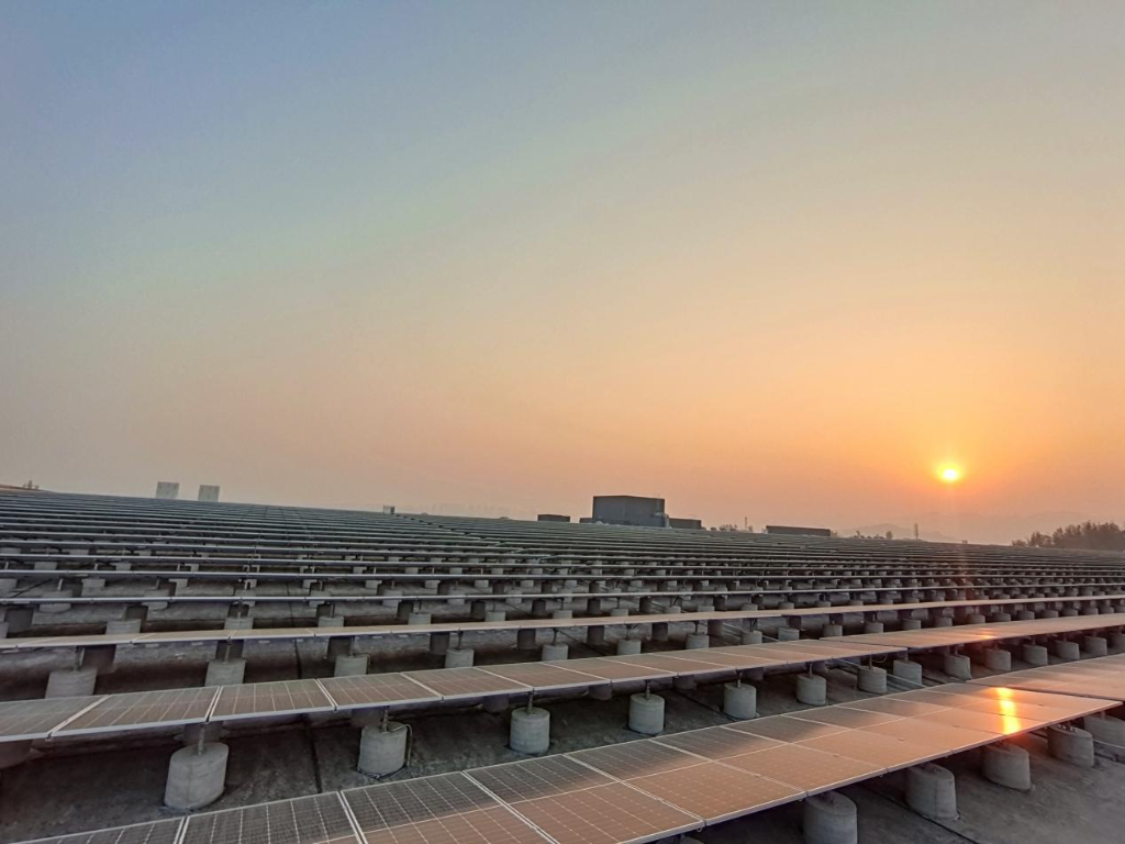 重庆最大装机容量屋顶光伏并网投运 预计年发电量2600万千瓦时
