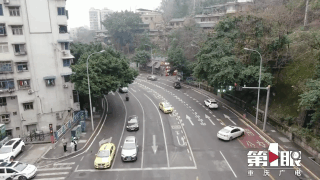 多车串联掉头：网友怕掉不过去？重庆司机：毫不费力！10