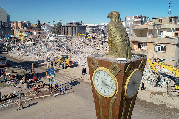 土叙地震遇难人数逾5万，土耳其拟斥资150亿美元为灾民重建家园