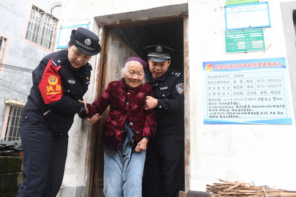 雷锋精神，一座永不褪色的丰碑14