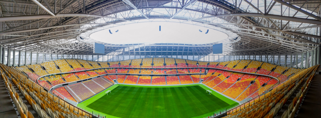 The panorama inside the Chongqing Longxing football stadium. (Photographed by Yan Yili)