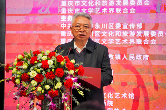 参展艺术家刘阿本致答谢词