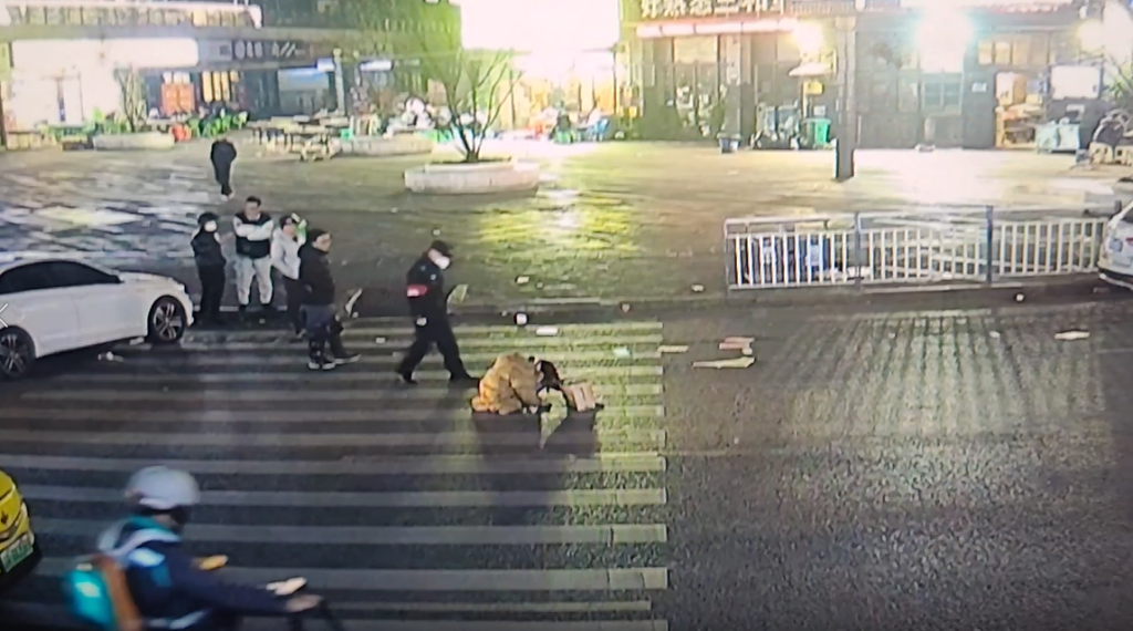 2巡邏民警趕到現場。重慶市九龍坡區警方供圖