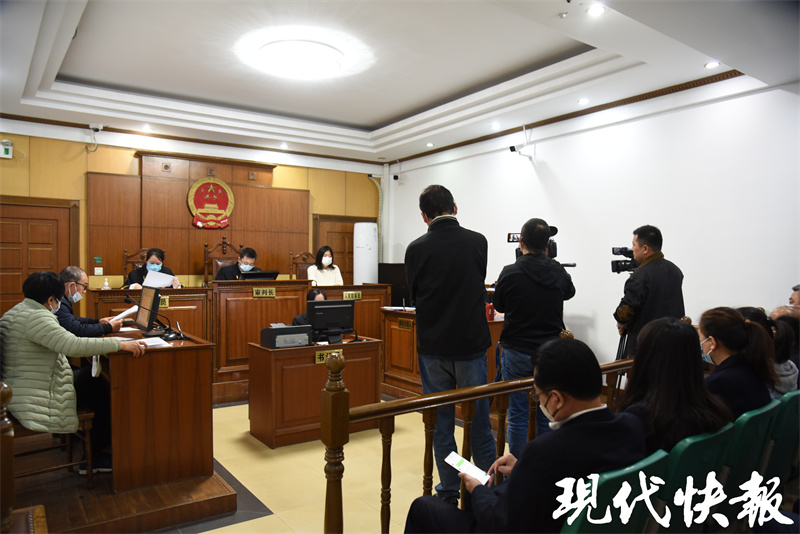男子在理发店充29万元？他想退余额，店家不同意