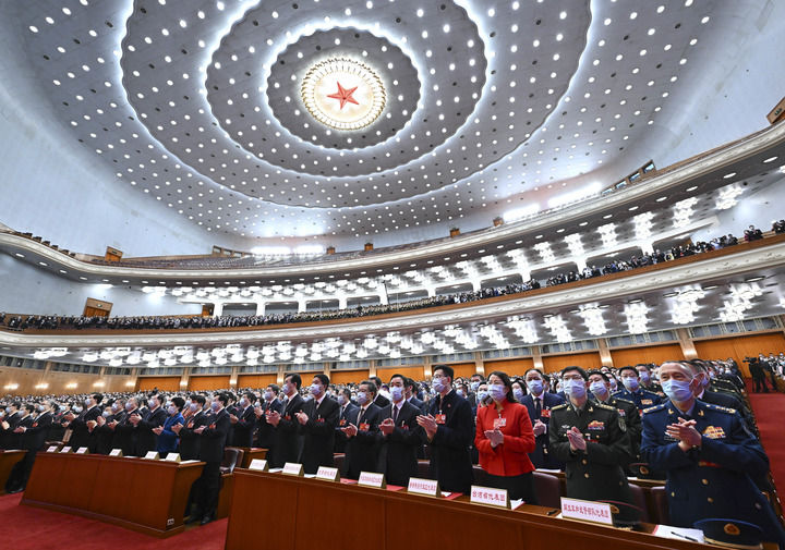 十四届全国人大一次会议在北京闭幕13