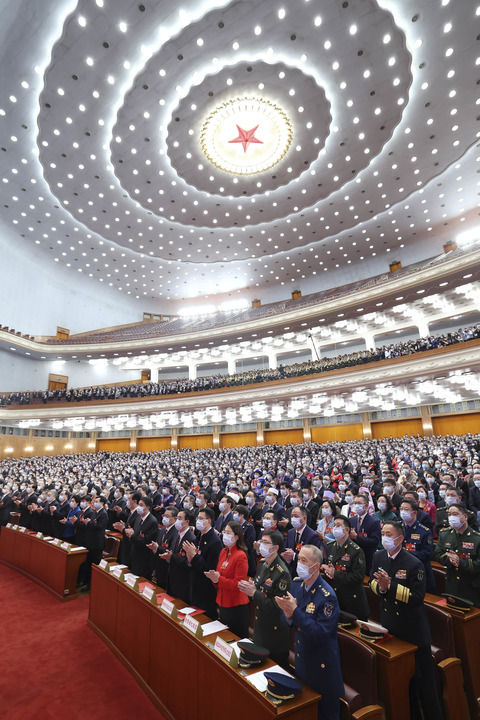 十四届全国人大一次会议在北京闭幕10