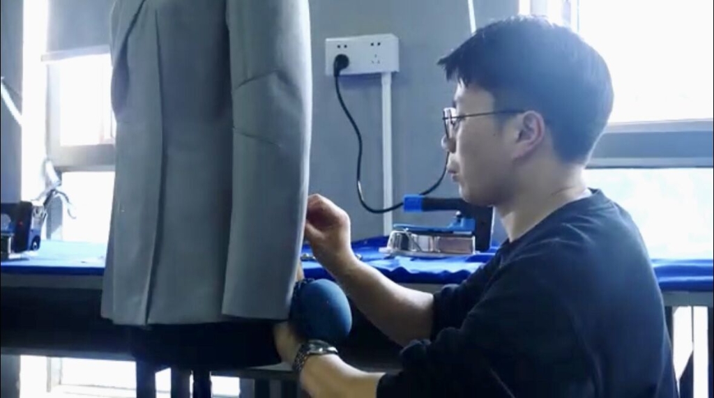 本场比赛共36名服装制版师参加。主办方 供图