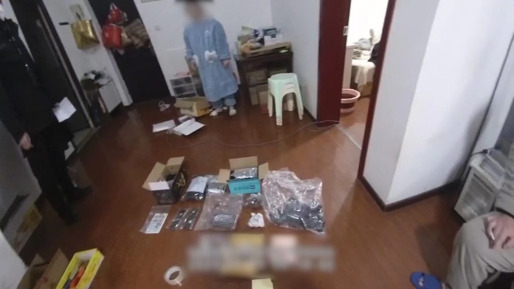 民警查获“减肥药”现场。巴南公安供图