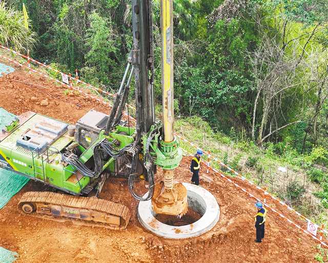 央企在重庆③ | 国网重庆市电力公司建设重庆首个特高压工程,为川电入渝增添新通道 一条输电线让双城经济圈建设“电力十足”1