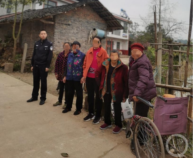 靠着记忆中闺蜜的名字 她找到分别50年的亲人2