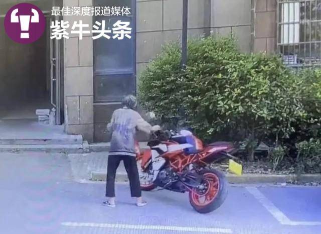 “老人推倒摩托车案”当庭宣判，车主胜诉：付出了很多，但拿到了公道1