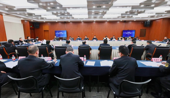 重庆高新区召开2023年市场监管工作暨食品药品安全委员会全体（扩大）会议。重庆高新区供图
