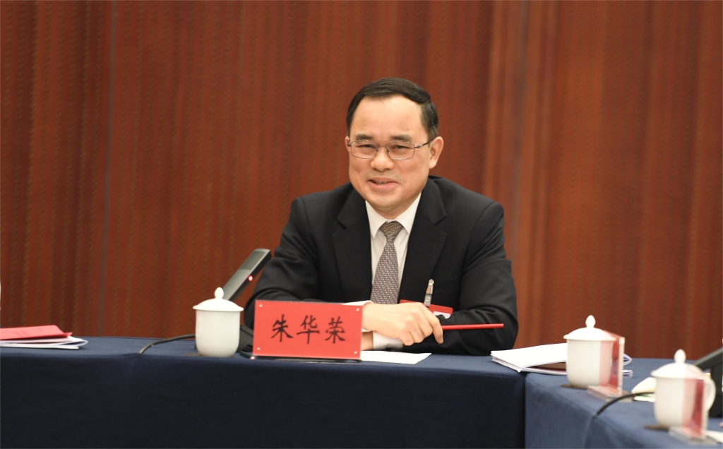 全国人大代表，长安汽车党委书记、董事长朱华荣。受访者供图。