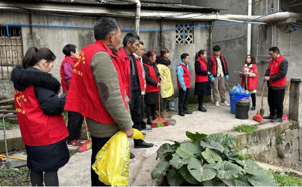 志愿者们将一起学习垃圾分类知识。通讯员 宋小川 摄