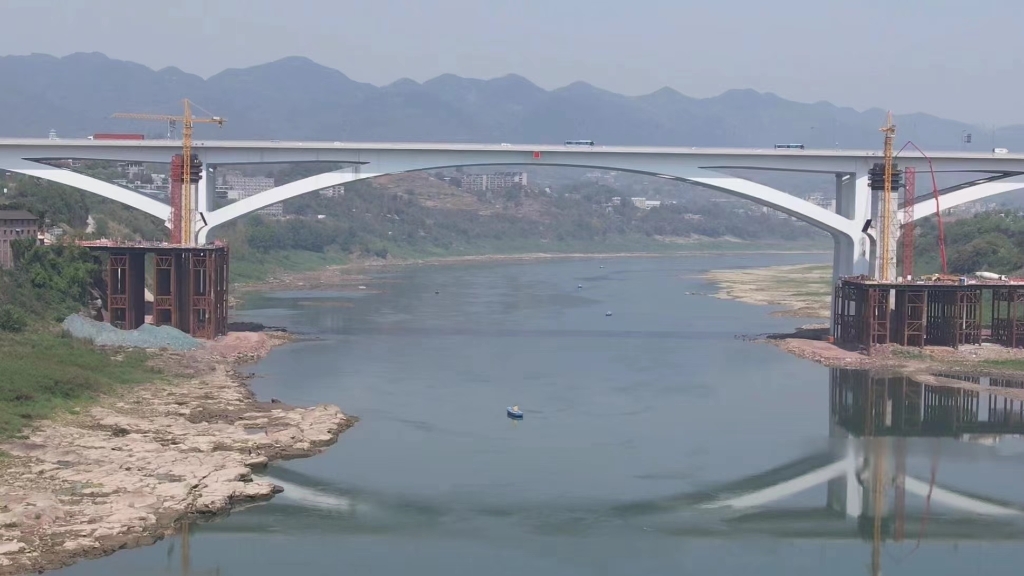 建设中的廖家溪轨道专用桥。中铁建重庆投资集团供图
