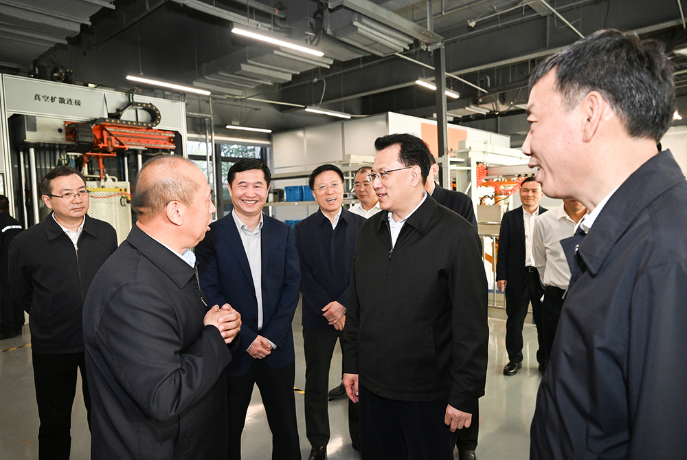 袁家军在两江新区调研时强调 强化规划引领 完善功能布局 努力厚植高质量发展新优势3