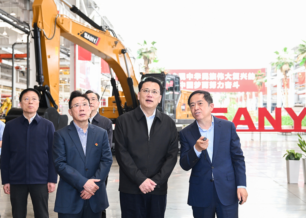 袁家军在两江新区调研时强调 强化规划引领 完善功能布局 努力厚植高质量发展新优势1