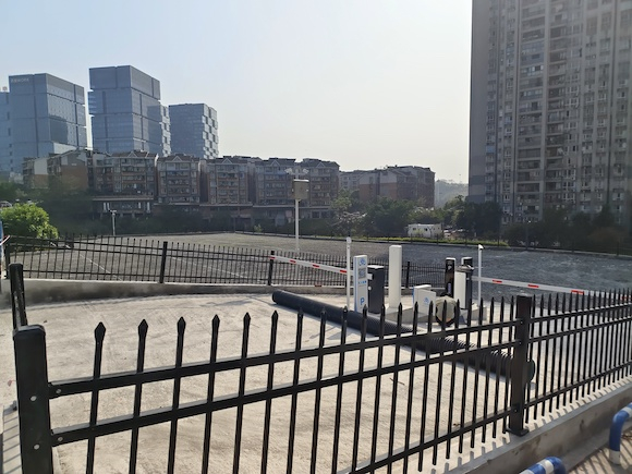海语江山社区红沙丽景停车场建设后。寸滩街道供图 华龙网发