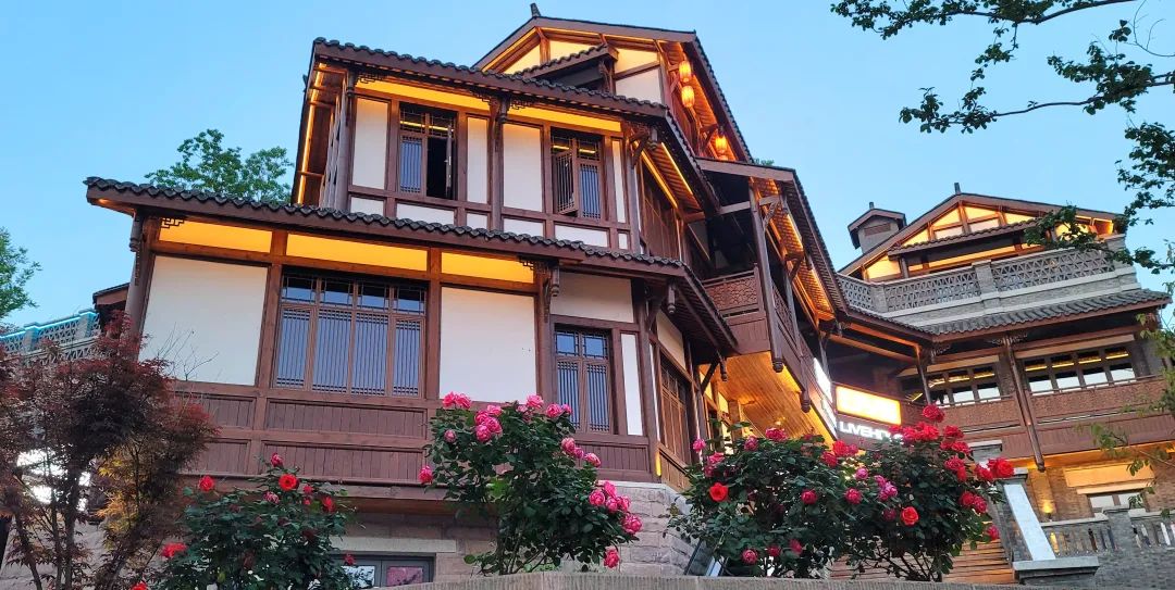 周鹊虹：黄昏的后街8