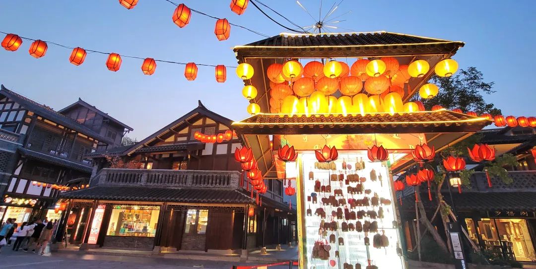 周鹊虹：黄昏的后街11