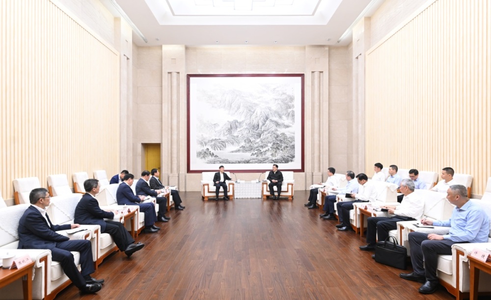 袁家军会见交通银行董事长任德奇一行2