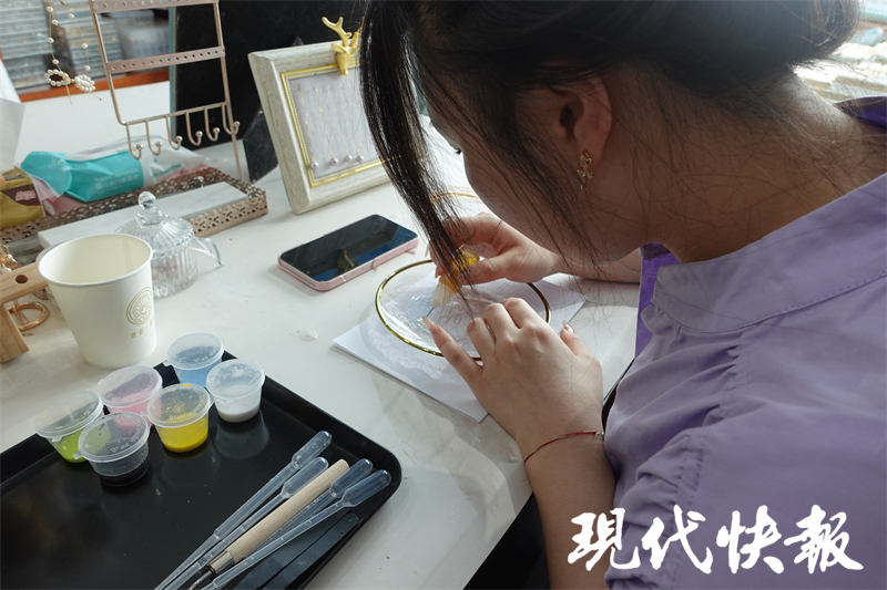 掐出来的艺术！95后南京姑娘改良传统非遗工艺，解锁新玩法4
