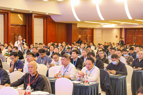 4月23日，中国齿轮产业大会在重庆永川区召开，来自齿轮及上下游行业的企业代表、专家学者参会。陈科儒 摄