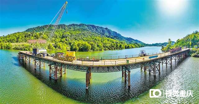 成渝中线高铁玄天湖大桥项目 景区内的“绿色工程”