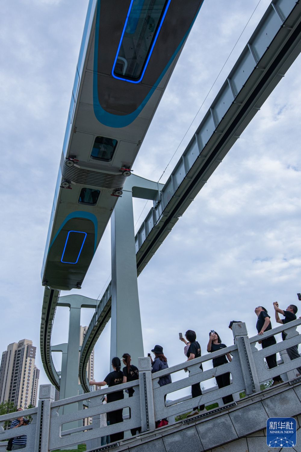驶向未来！“光谷光子号”空轨建成试跑10