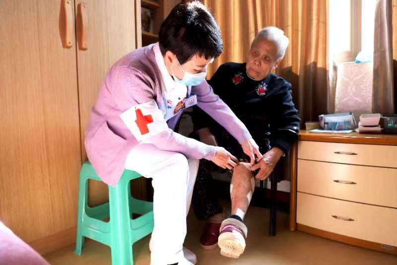 甘秀妮带领队伍,开展志愿服务活动。受访者供图