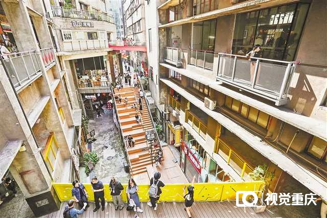 “五一”假期每天迎来超过6万人次的游客，成为网红打卡景点—— 印制二厂老厂区变身记2
