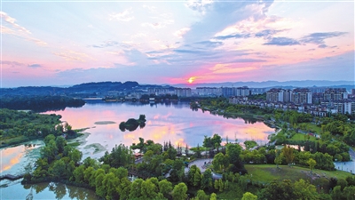 美丽的梁平区双桂湖国家湿地公园。记者 向成国 摄