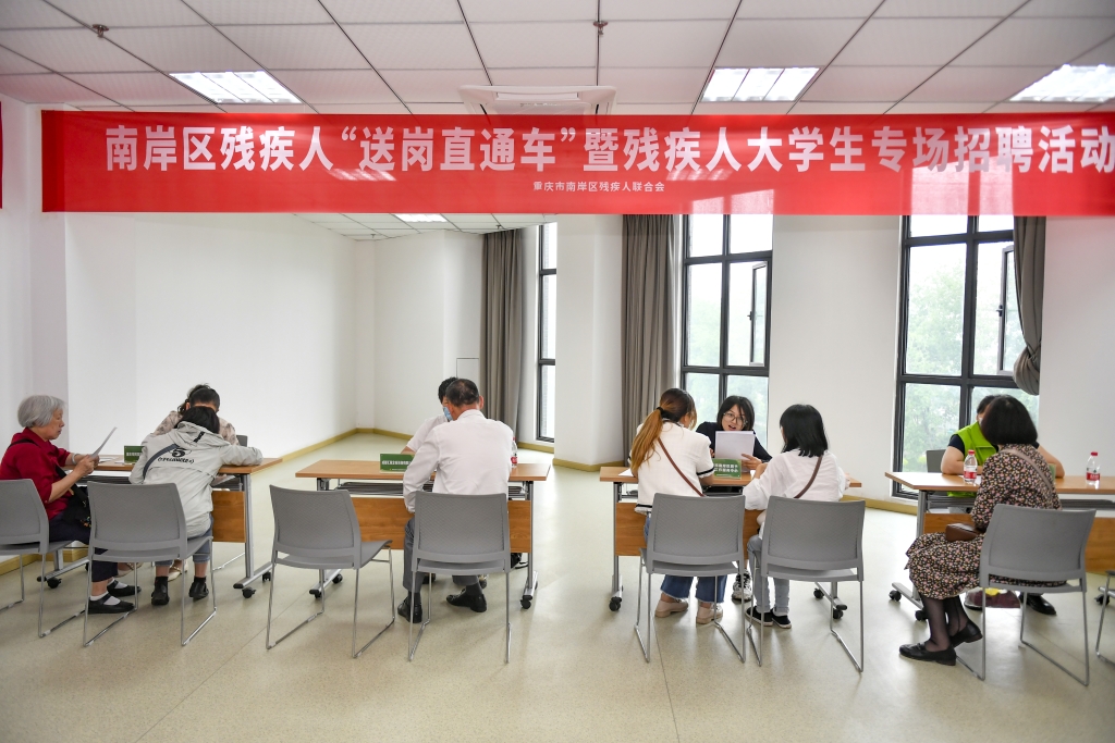 专场招聘活动。通讯员 崔景印 摄