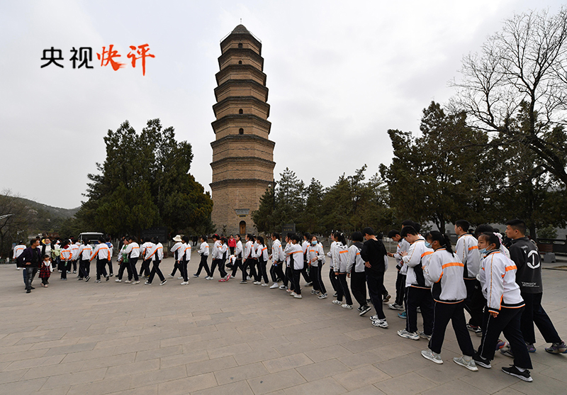【央视快评】以学增智,从党的科学理论中悟规律、明方向、学方法、增智慧3