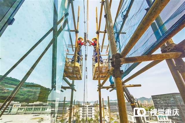 西部(重庆)科学城科学谷建设现场直击——500多名工人抢工期赶进度