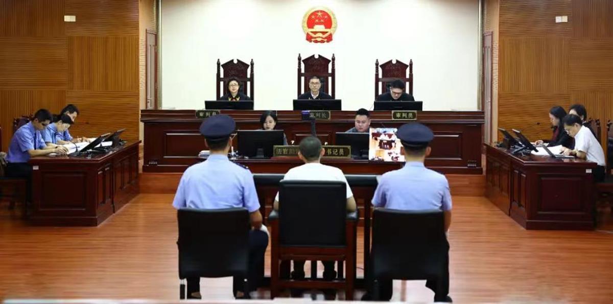 吴谢宇弑母：一个高材生的陨落3