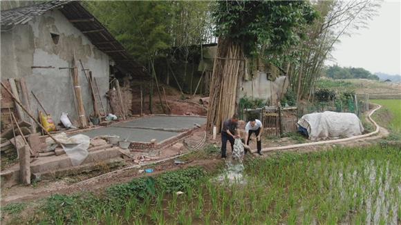 虎峰镇采取多种方式保障农业灌溉用水。特约通讯员 李慧敏 摄