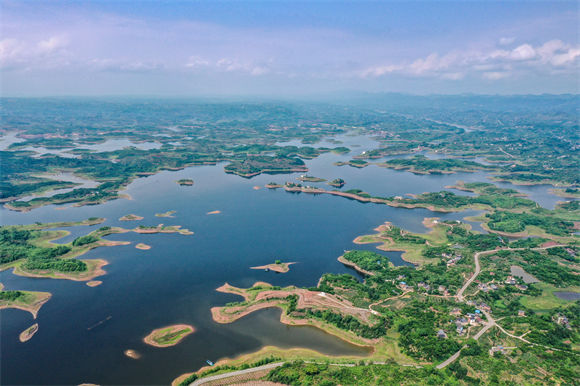重庆市长寿湖风景区（无人机照片）。新华社记者 唐奕  摄