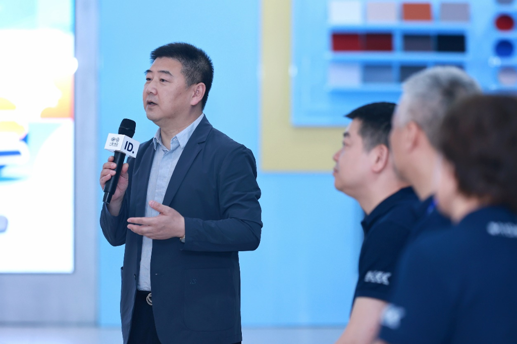 FAW-Volkswagen Sales Co., Ltd. Deputy Secretary of the Party Committee, Secretary of the Disciplinary Committee, and Chairman of the Labor Union Zhao Qun delivered a speech.Photo courtesy of FAW-Volkswagen Hualong.com
