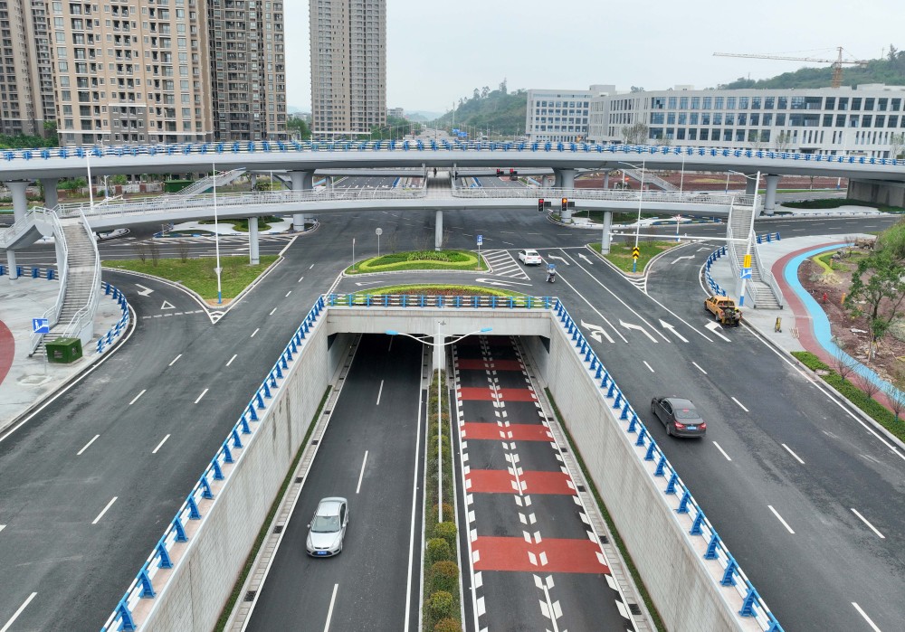 两江新区水土新城三大交通项目投用——万福路桥梁2