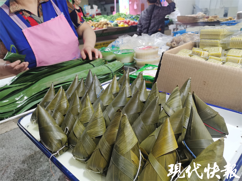 现包手工粽、网红粗粮粽……专属糯叽叽爱好者的季节来咯！1