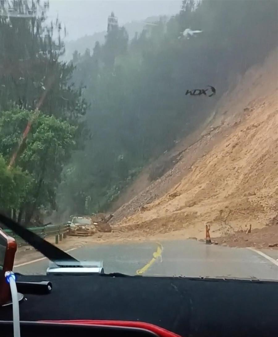 桂林突降暴雨371所学校停课，2小时下完了一天的量......4