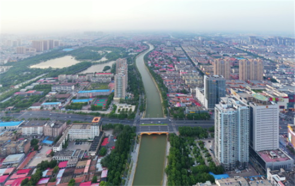 沧州市区境内的京杭大运河河道（5月16日摄，无人机照片）。新华社记者 牟宇 摄