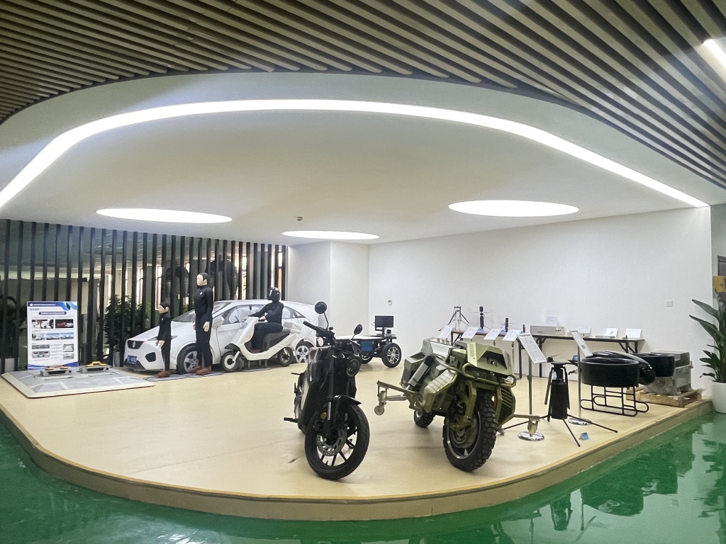 重庆理工大学主导建设的重庆智慧农机——摩托车及动力装备研究院