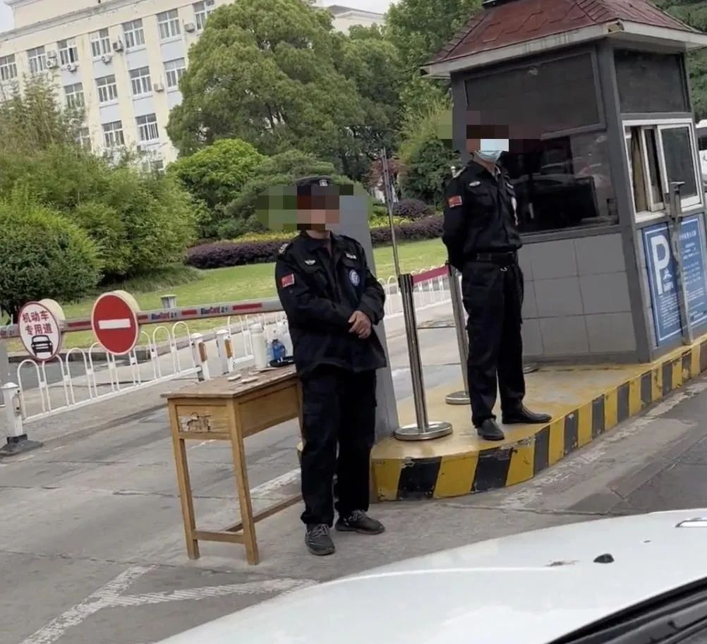 开车进校博士可以硕士不行？扬州大学回应