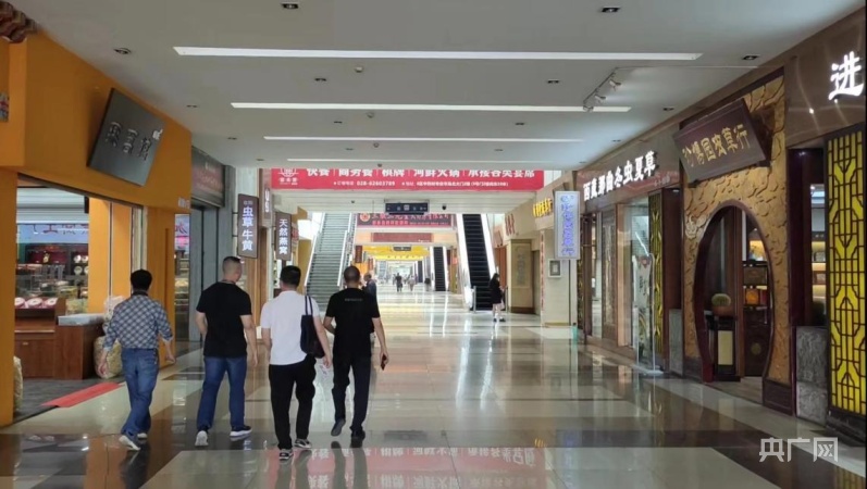 男子回应“收购来的虫草疑似注水银”，当地市监部门已介入4