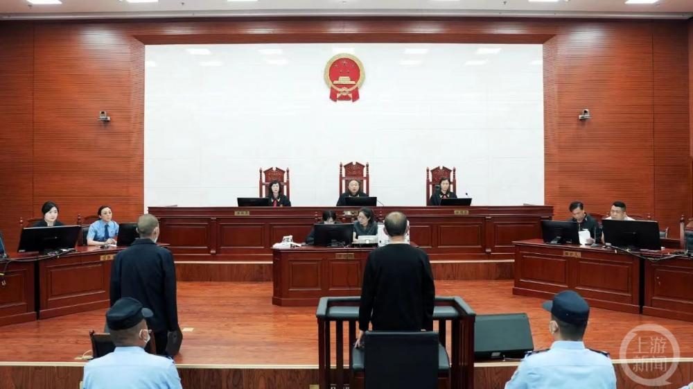 残忍杀害甘肃一家五口潜逃21年后落网,两案犯一审被判死刑1