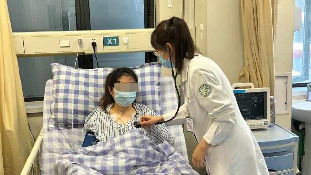 杭州游客安徽爬山遭雷击：“眼睁睁看着自己倒下，有十多秒没知觉”